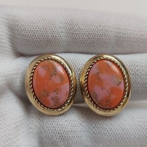 Vintage 1974 Sarah Coventry Coraline Pink Cabochon Gold Tone Clip On Earrings
